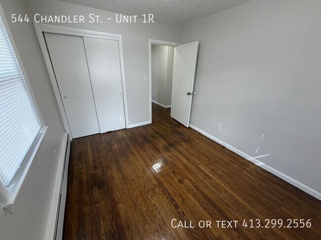 Building Photo - 544 Chandler St