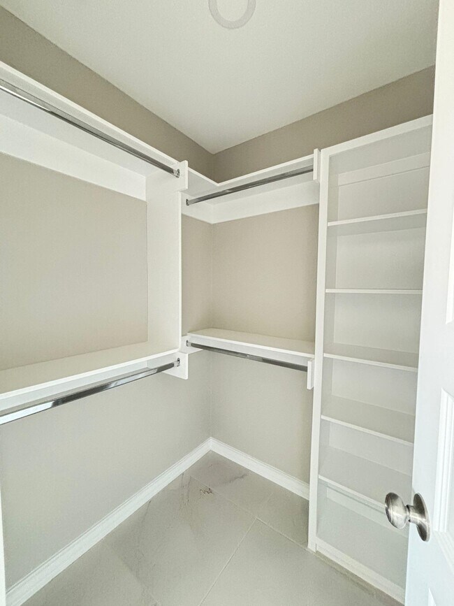 Building Photo - 315 Dorel Dr