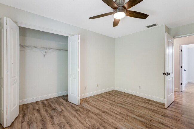Building Photo - ** IBIS CLUB ** 3 BED / 2 BATH - CONDO - GATED COMMUNITY - SMALL PET OK! - ANNUAL RENTAL