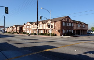 Building Photo - Chateau Apartments