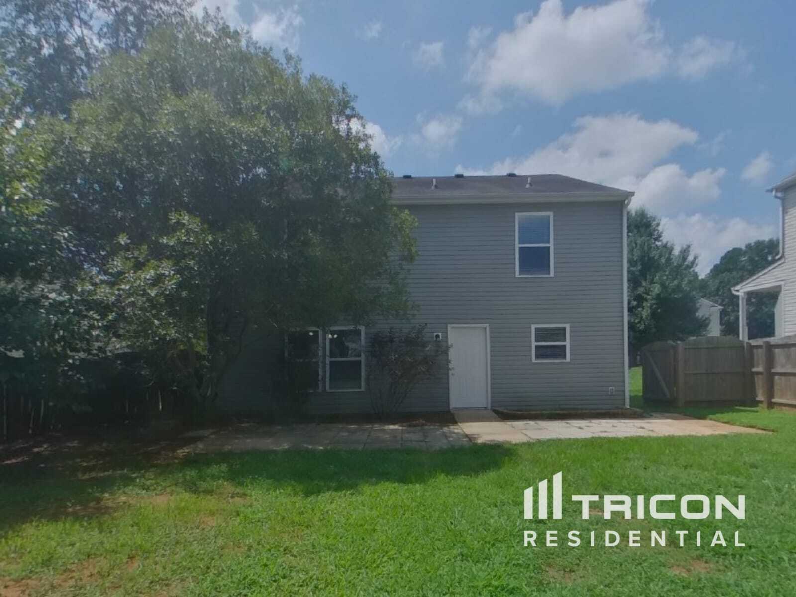 Building Photo - 3436 Pikes Peak Dr