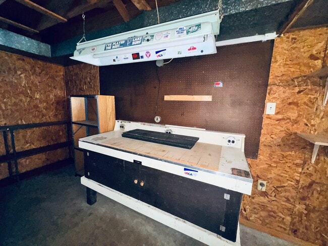 Building Photo - Charming Brick Ranch Home in Campbell County