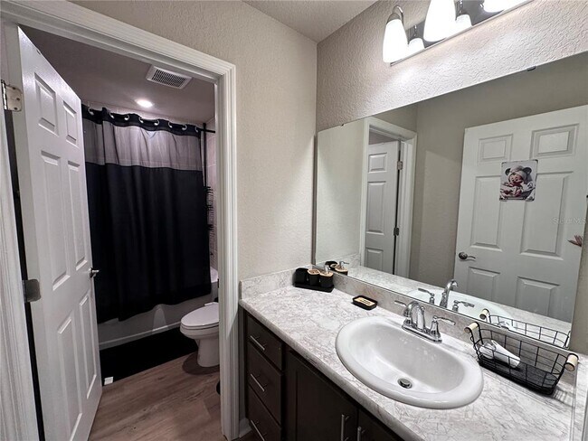 Building Photo - 420 Huckleberry Blossom Dr