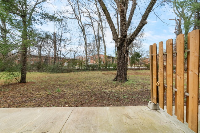 Building Photo - Fantastic 2 Bed, 1 Bath.  Walk to MTSU! Ut...