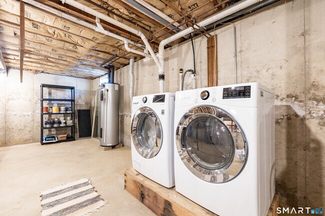 Building Photo - 9 Belshyre Ct