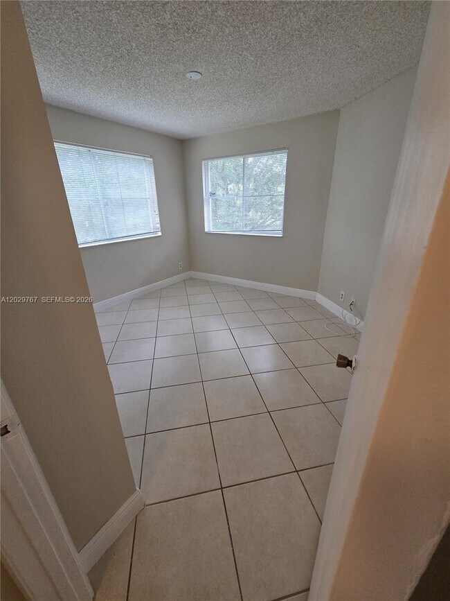 Building Photo - 9901 Westview Dr