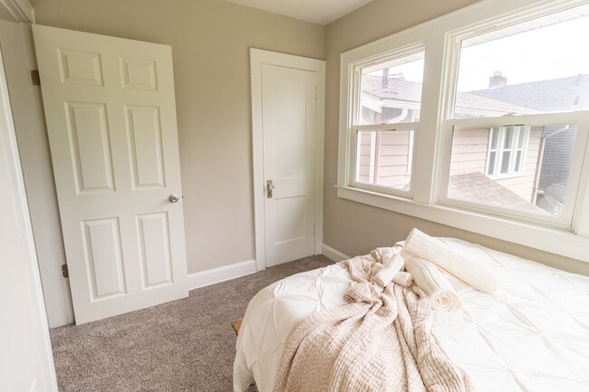 Building Photo - 1125 Wilson Ave