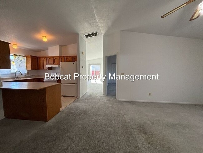 Building Photo - 628 Long Valley Rd