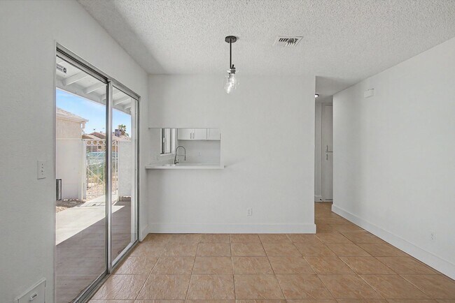 Building Photo - 6794 Mangrum Cir