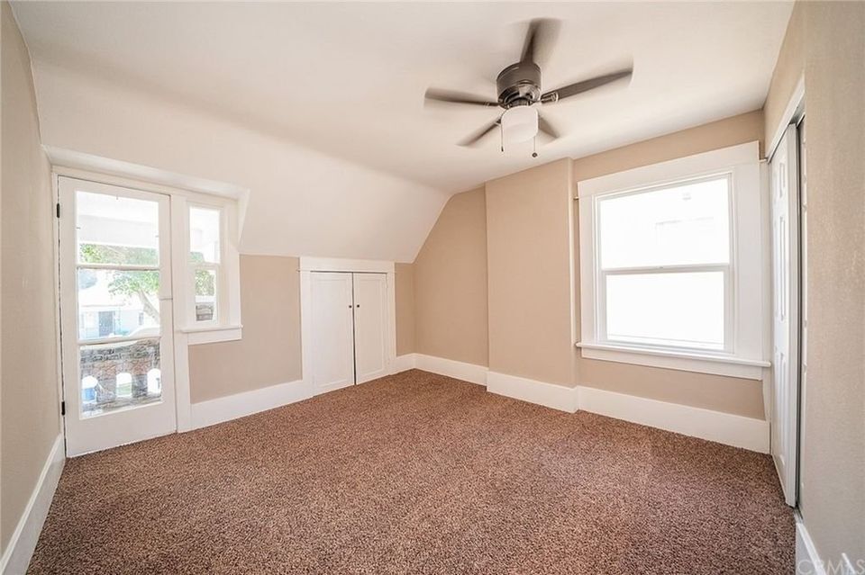 Building Photo - 1207 E 55th St