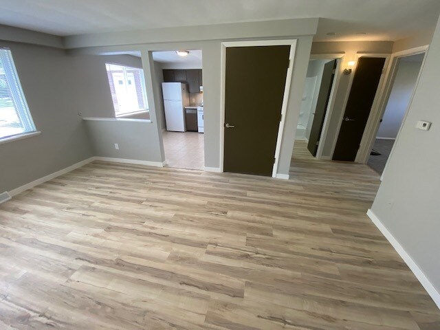 Building Photo - 827 W Shermoor St