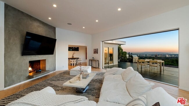 Building Photo - 10134 Angelo View Dr