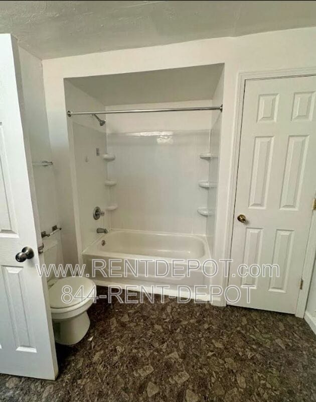 Building Photo - 1312 E Olive St