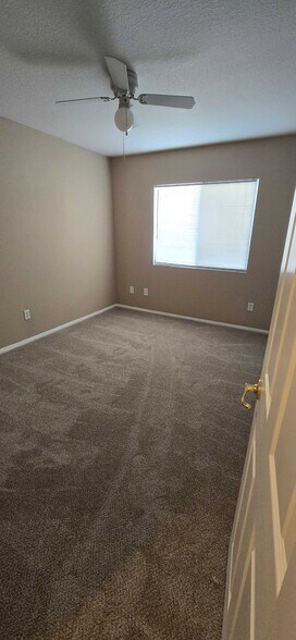 Building Photo - 43627 6th St E