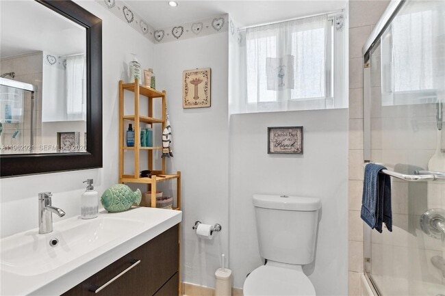 Building Photo - 1255 Collins Ave