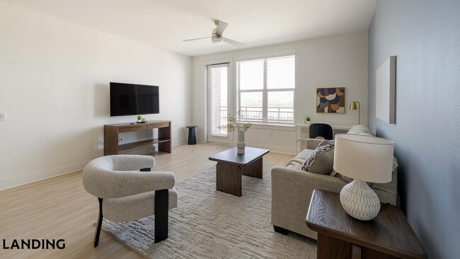 Building Photo - 108 N US Hwy 377