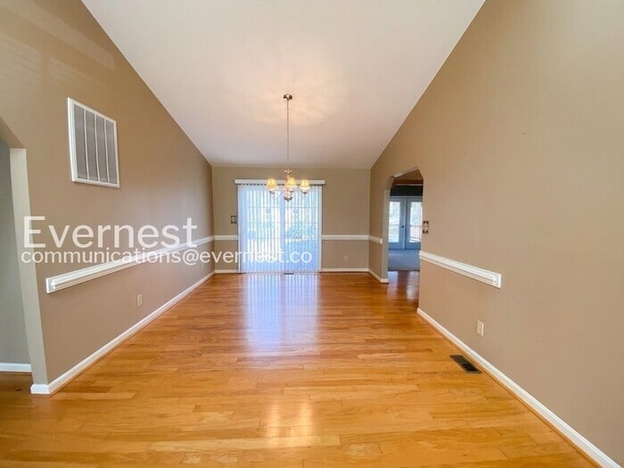 Building Photo - 103 Winchester Ln