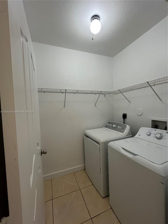 Building Photo - 8320 SW 150th Ave