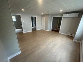 Building Photo - 19 Clement St