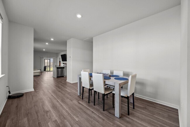 Building Photo - Home in Surf City