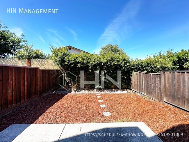 Building Photo - 40841 Ingersoll Terrace