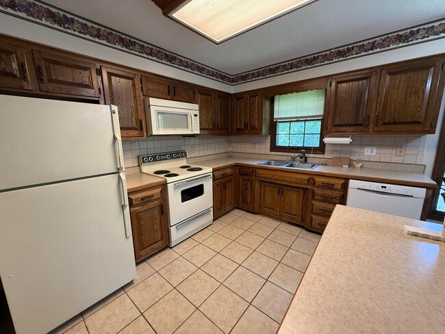 Building Photo - 1307 W Lexington Cir
