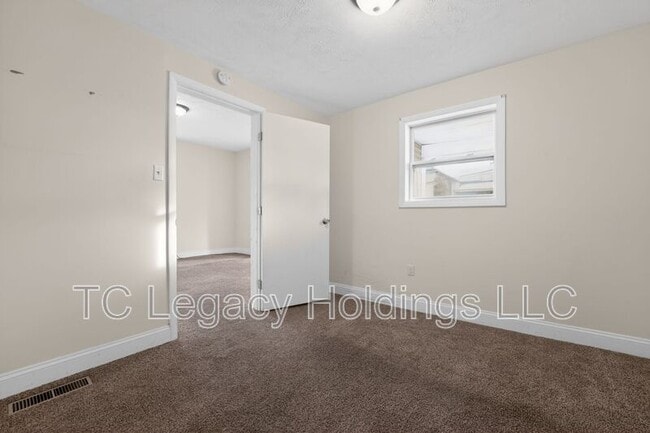 Building Photo - 388 Broaddus Ave