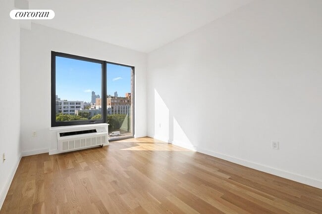 Building Photo - 123 Hope St