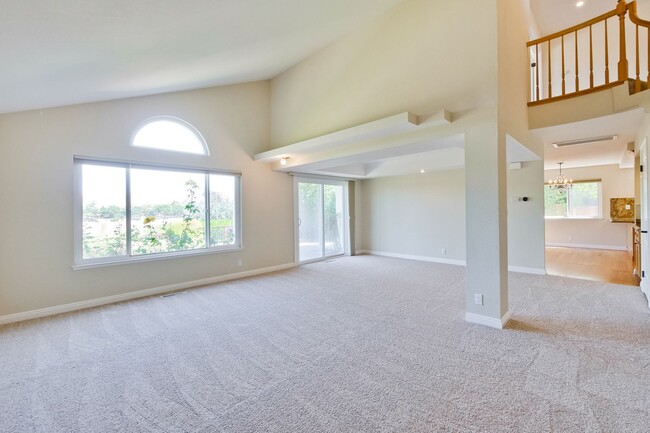 Building Photo - Elegant home with top Fremont Schools