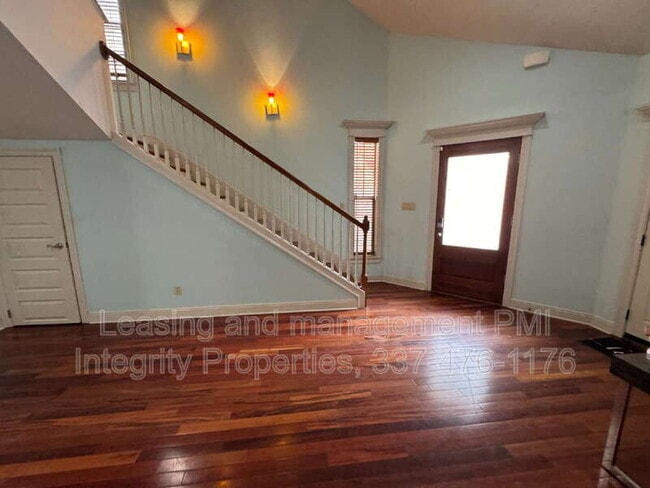 Building Photo - 120 Ambiance Cir