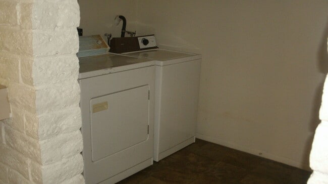Building Photo - 3840 W Mission Ln