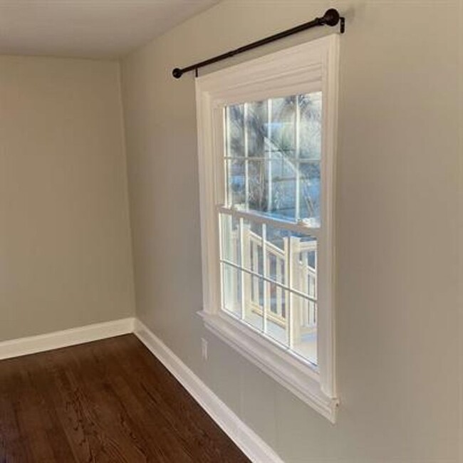 Building Photo - For Rent – 3 Bed, 1 Bath Home in Bristol, ...