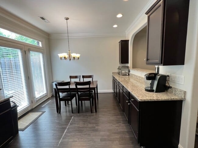 Building Photo - Jonestown Road Area