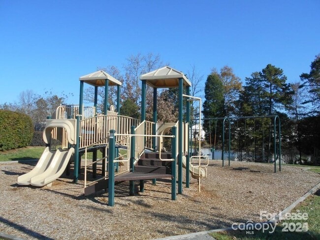 Building Photo - 14256 Waterfowl Ln