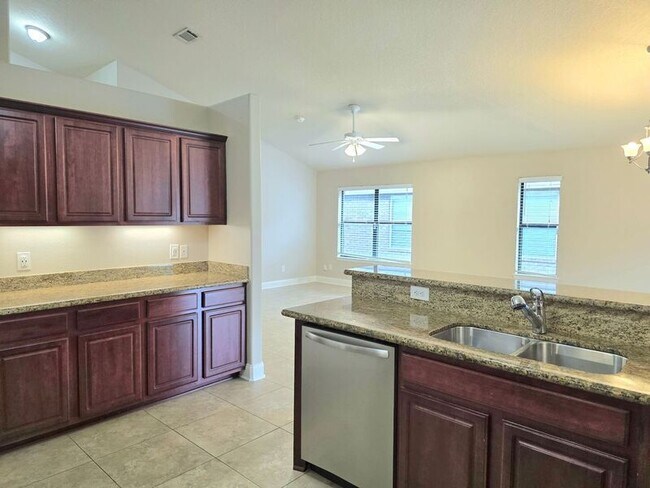Building Photo - 4992 Makenna Cir
