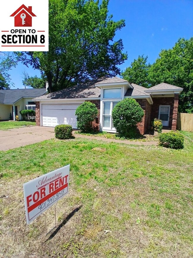 Building Photo - Modern Comfort in a Prime Location - Open To Section 8