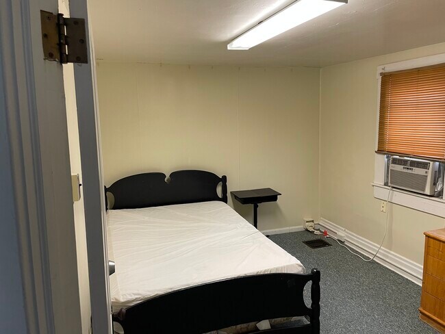 3 Unit Bedroom - 370 Falling Run Rd