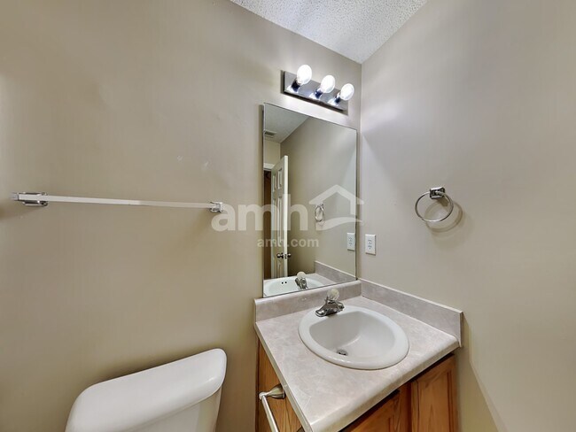 Building Photo - 551 Rosalind Terrace