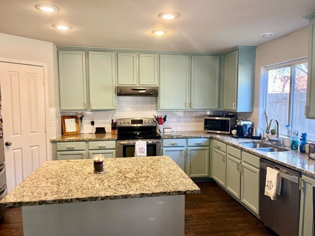 Building Photo - 21106 El Suelo Bueno