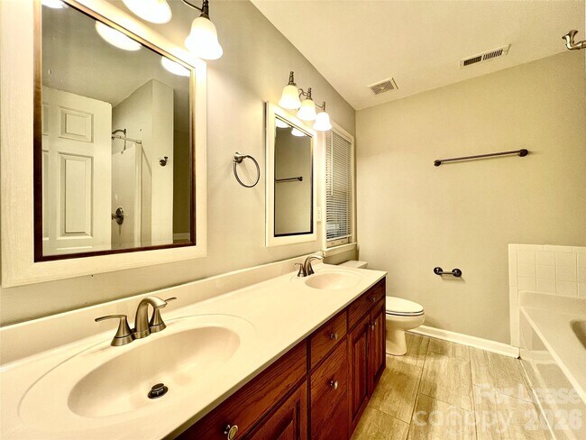 Building Photo - 4409 Stonefield Dr
