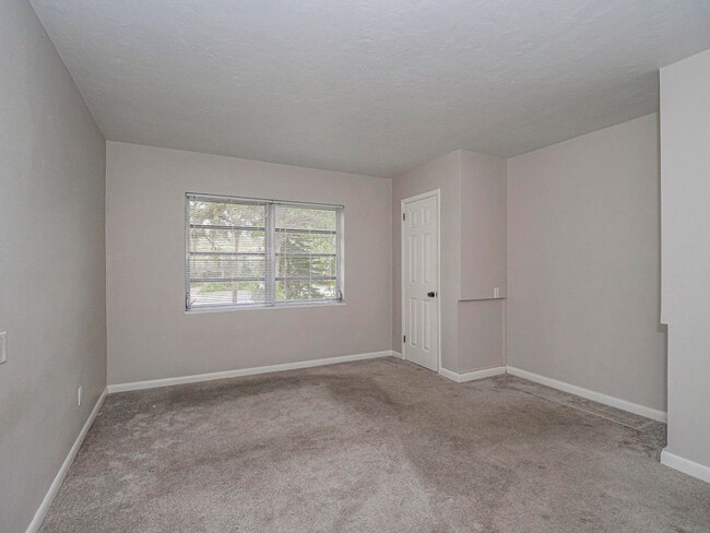 Building Photo - 677 Royal Palm Blvd