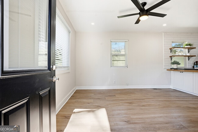 Building Photo - 310 Patterson Ave SE