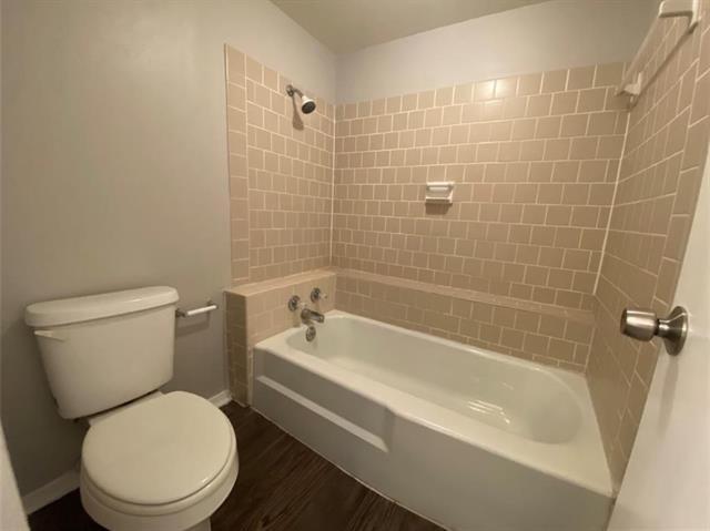 Building Photo - 6327 Walraven Cir
