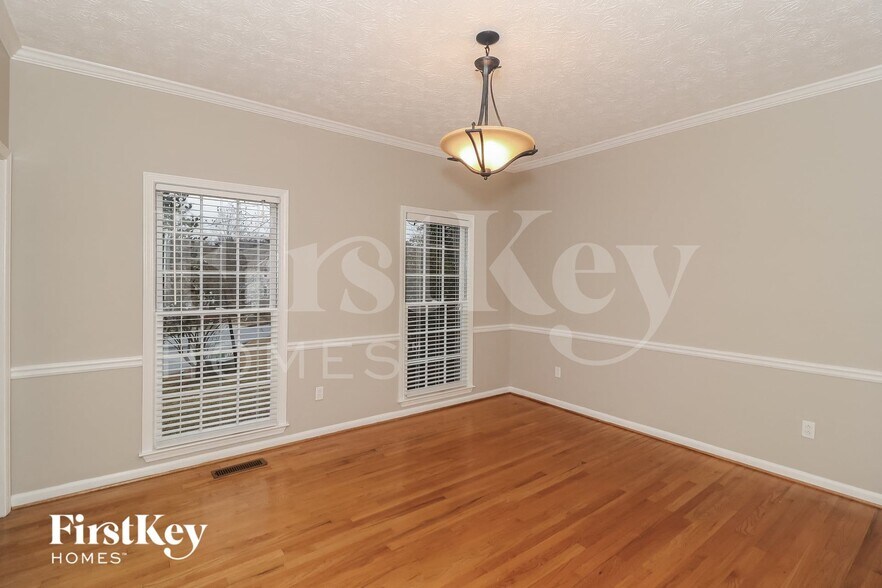 Building Photo - 2117 Gatwick Dr