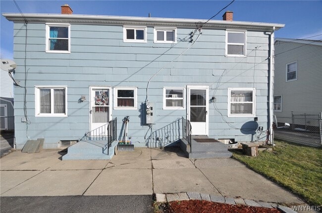 Building Photo - 512 Cayuga Rd