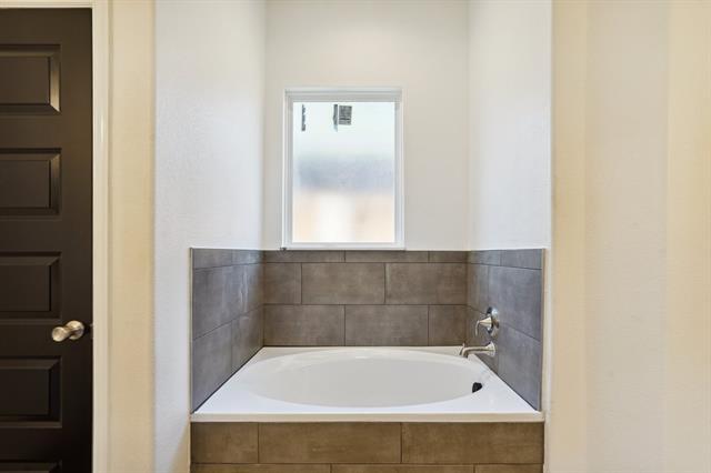 Building Photo - 2114 Spikes St