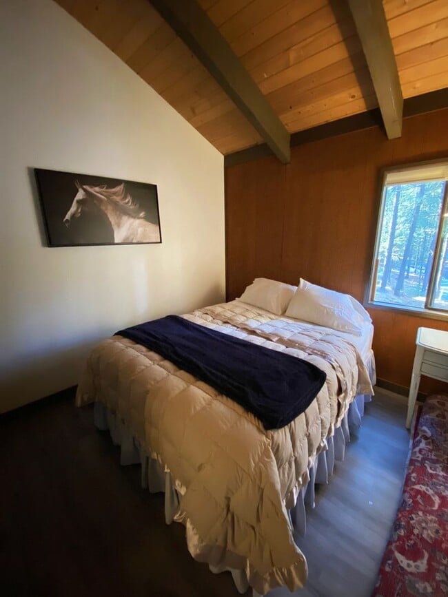 Building Photo - Furnished Cabin in Black Butte Ranch