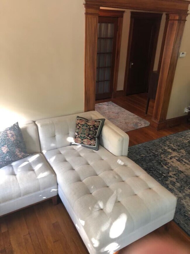 Building Photo - 112 Manthorne Rd