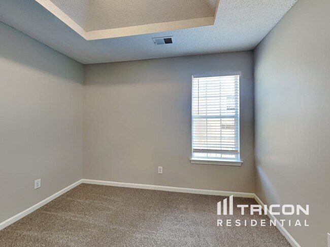 Building Photo - 3480 Cameo Ct