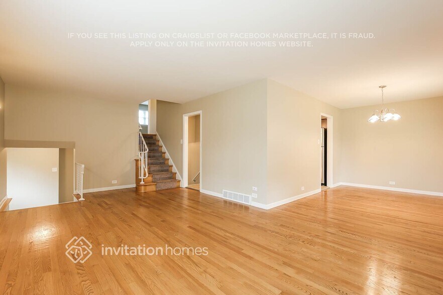 Building Photo - 10801 Kolmar Ave